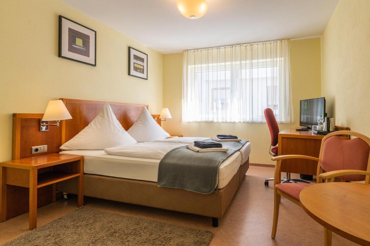 Hotel Am Kirchplatz Uberlingen Exterior foto